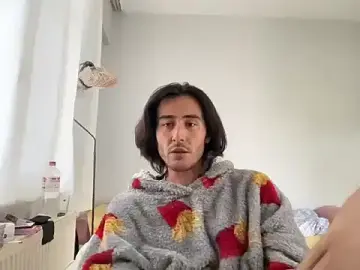 Stripchat Live Porn of MAYBEYOUTWT