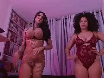 Stripchat Live Sex Cam of _Crystal_evains