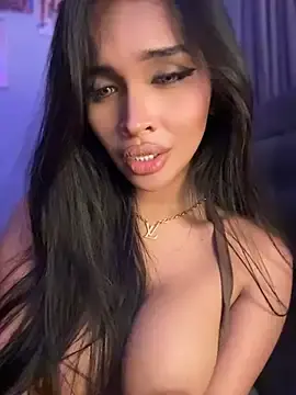 Stripchat Sex Cam of PrettyYoungHugeCockTS