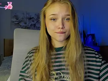 Stripchat Free Porn Cam of flooora_0