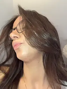 Stripchat Live Sex Cam of Cherry-Bean
