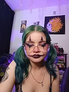 Stripchat Watch Live Sex Cams of Raventh_