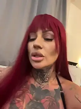 Stripchat Live Sex Cam of krysstal003