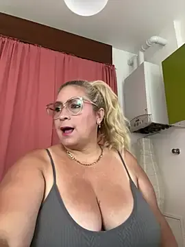 Stripchat Live Sex Cam of x_elena_x