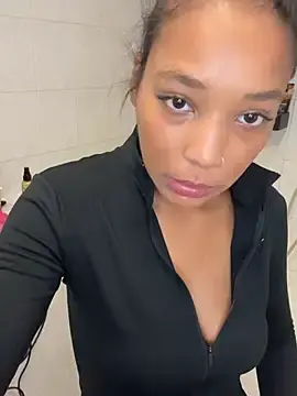 Stripchat Sex Cam of Lysandrablaze