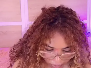 Stripchat Free Porn Cam of Your_big_ebony_goddness