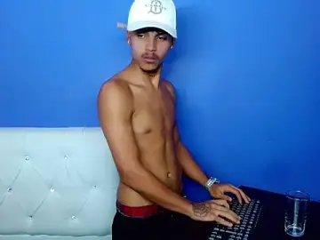 Stripchat Adult Webcam of Angel_foxc13