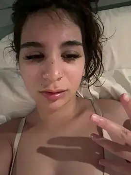 Stripchat Live Sex Cam of youngcouple18_19