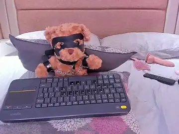 Stripchat Live Sex Cam of NaomiWhite_