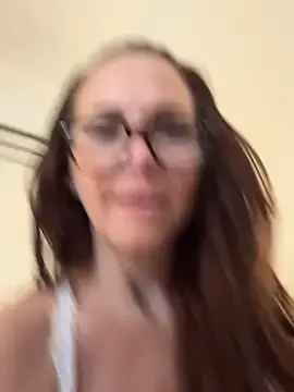 Stripchat Adult Webcam of MessyNastyQueen