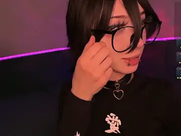 Stripchat Live Sex Cam of Handsomepure