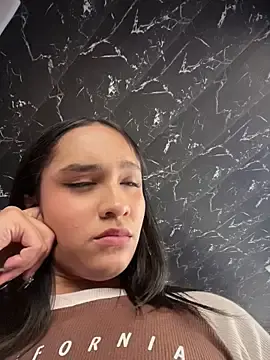 Stripchat Free Live Porn of Isabella-Teen