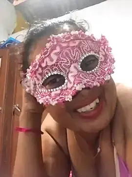 Stripchat Free Porn Cam of LunaCeylon