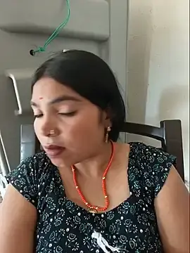 Stripchat Free Live Porn of Mahi_hote