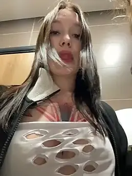 Stripchat Sex Chat of FlashTitsRoyal
