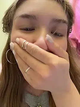 Stripchat Best Webcam of FlashTitsRoyal