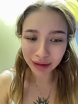 Stripchat Adult Webcam of FlashTitsRoyal