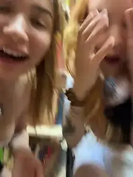 Stripchat Live Sex of FlashTitsRoyal