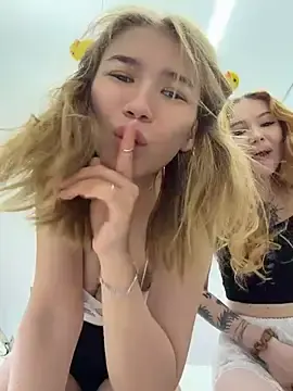 Stripchat Sex Chat of FlashTitsRoyal