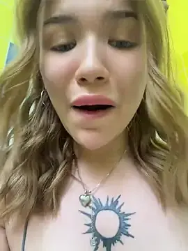 Stripchat Best live sex cam show of FlashTitsRoyal