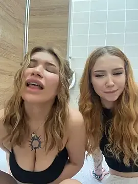 Stripchat Live Porn of FlashTitsRoyal
