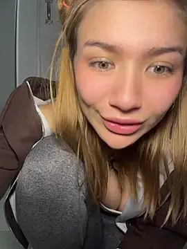Stripchat Free Live Porn of FlashTitsRoyal