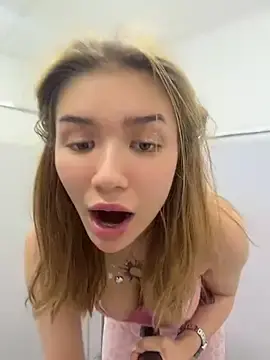 Stripchat Watch Live Sex Cams of FlashTitsRoyal