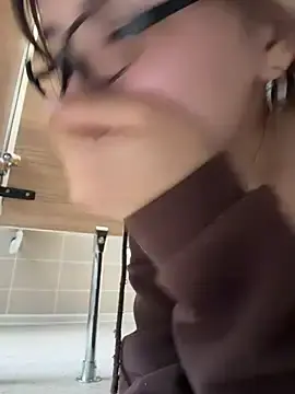 Stripchat Sex Cam of FlashTitsRoyal