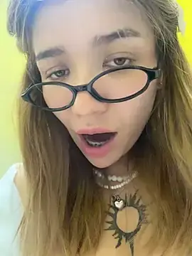 Stripchat Adult Webcam of FlashTitsRoyal