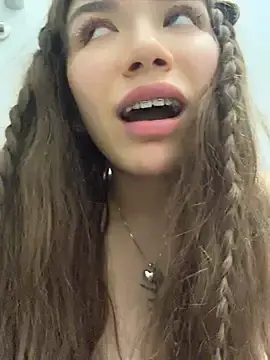 Stripchat Adult Webcam of FlashTitsRoyal