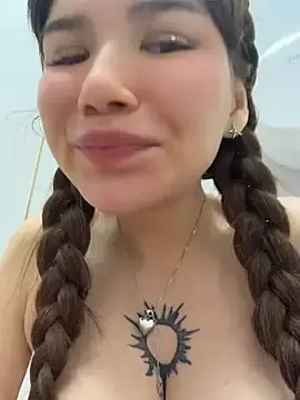 Stripchat Adult Webcam of FlashTitsRoyal