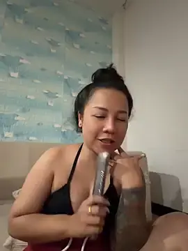 Stripchat Live Sex Cam of LINDA_HD