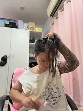 Stripchat Live Sex Cam of LINDA_HD