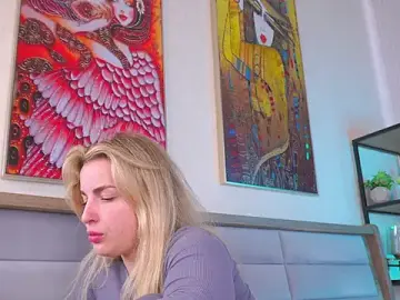 Stripchat Sex Cam of LiliBanger