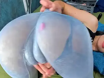 Stripchat Free Live Porn of RedAssHottie