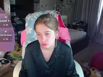 Stripchat Watch Live Sex Cams of Kira_honeyy