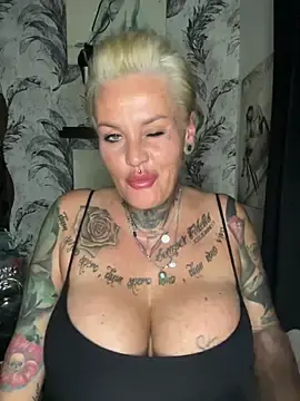 Stripchat Private Sex Chat of InkedMissLaBaehm