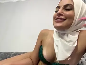Stripchat Adult Webcams of GumusGuray
