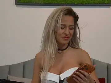 Stripchat Free Live Porn of Jo_Reed