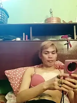 Stripchat Live Porn of QueenSoreal
