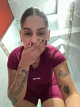 Stripchat Sex Cam of charlotte_stevenss_