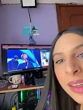 Stripchat Free Porn Cam of charlotte_stevenss_