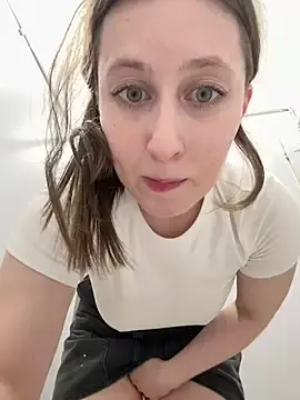 Stripchat Free Live Porn of FroggyAnna
