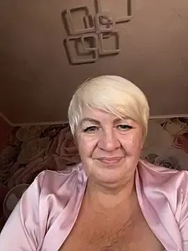 Stripchat Best Webcam of Laura_Millf