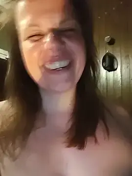 Stripchat Live Porn of katigoeswild