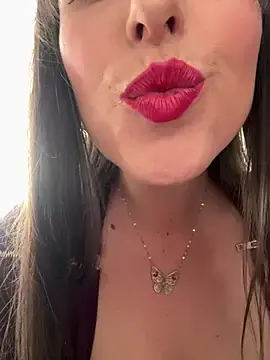 Stripchat Free Porn Cam of Belly_Rosse