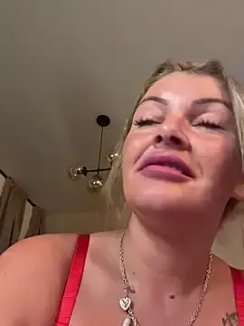 Stripchat Watch Live Sex Cams of GabyHofstede