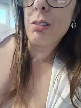Stripchat Free Live Porn of Maya-Parllo