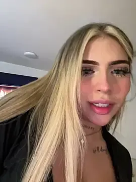 Stripchat Live Porn of MiaWhitePink_
