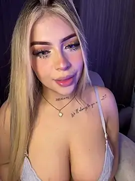 Stripchat Live Porn of MiaWhitePink_